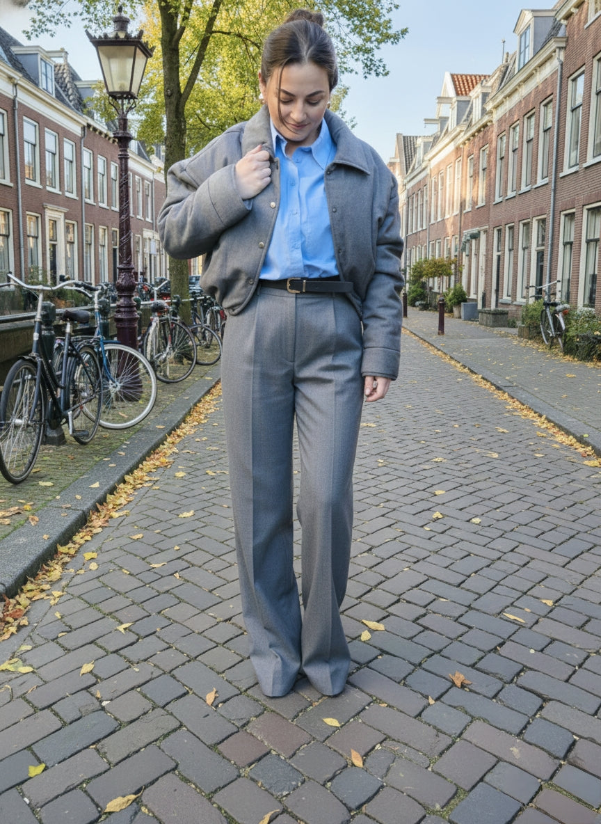 Blauwe blouse met klassieke kraag