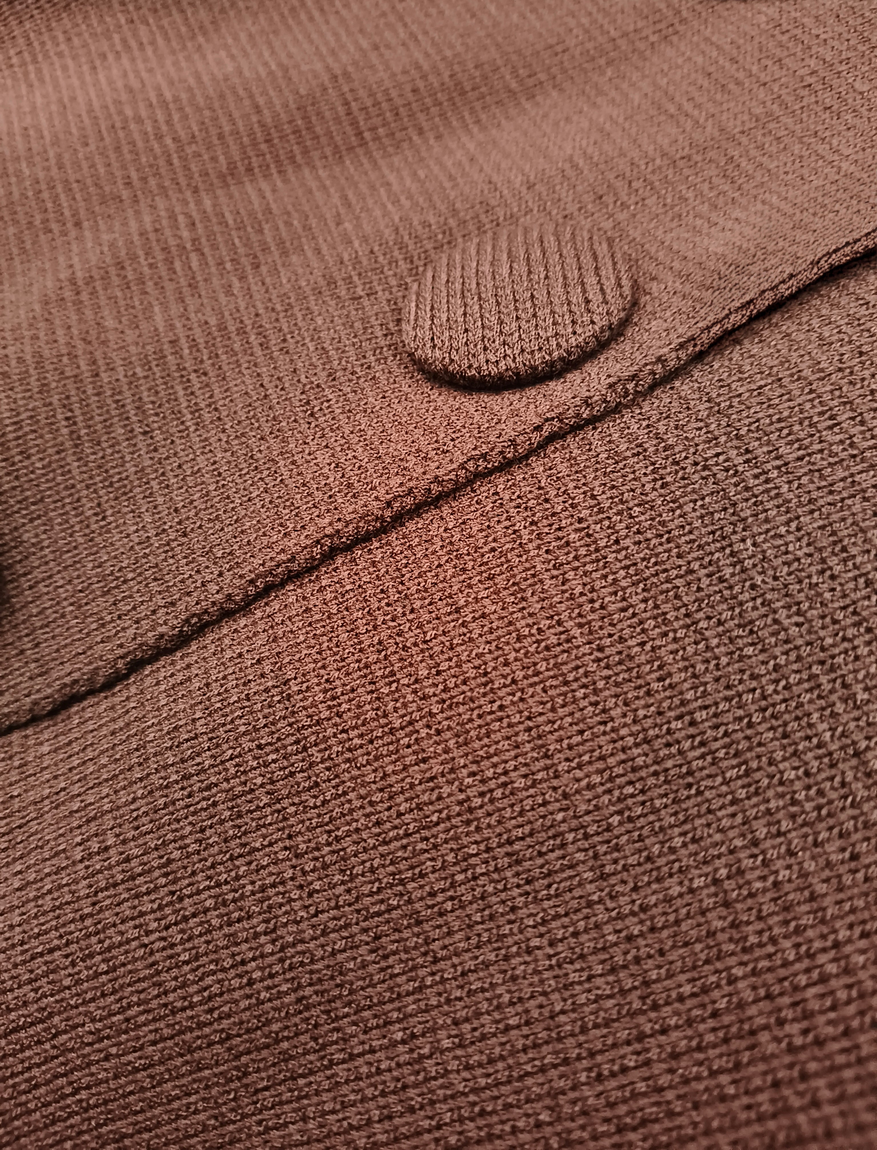 Kort vestje met grote knopen - Trendy dames vest