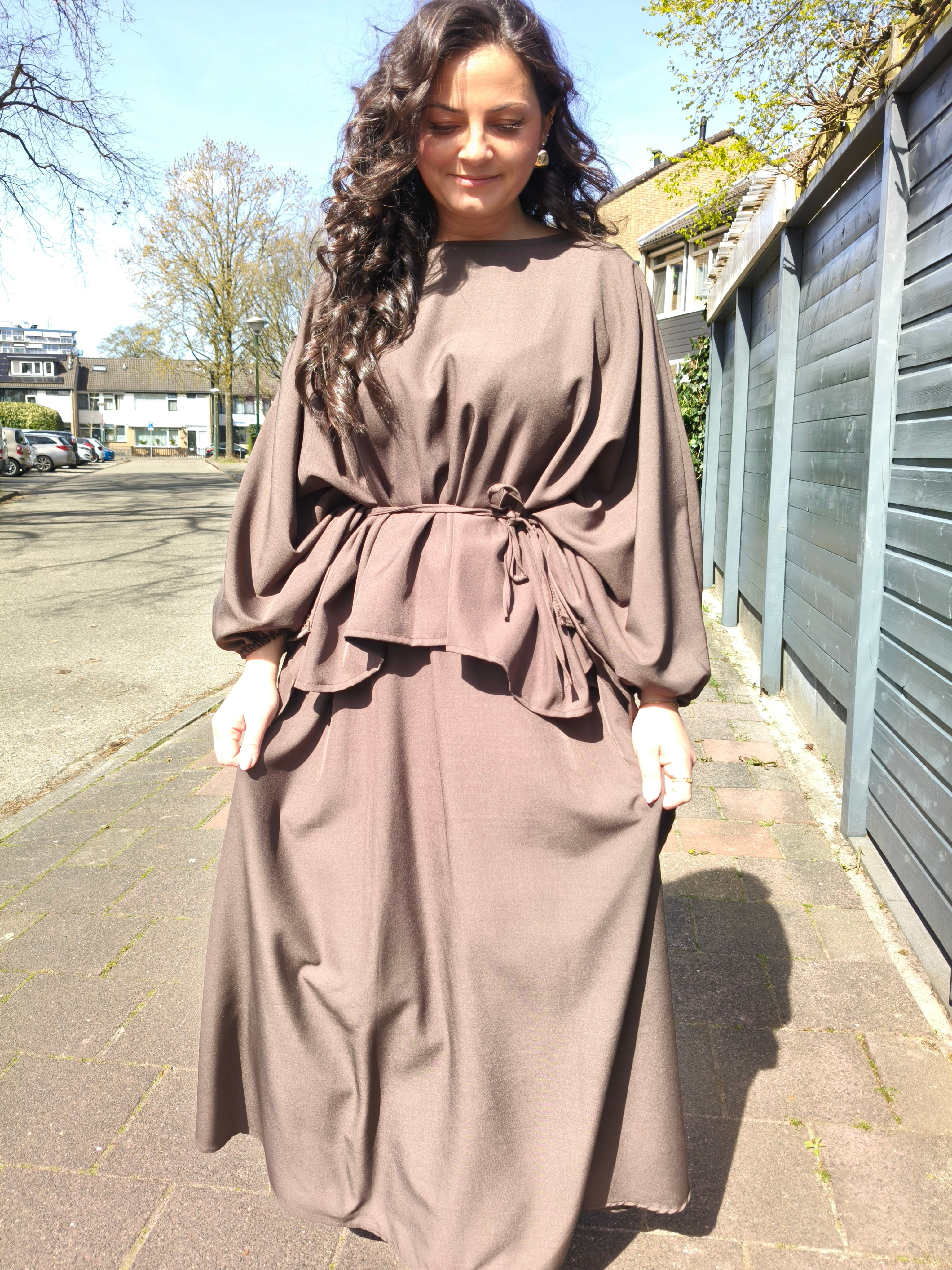Lange Rok & Blouse Set met Ceintuur – Elegante 2-Delige Dames Outfit