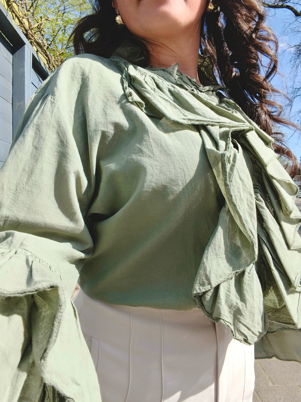 Ruffle Blouse Dames – Elegante Top met Volants en Wijde Mouwen